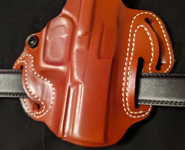 desantis leather holster, multiple belt loops to adjust cant
