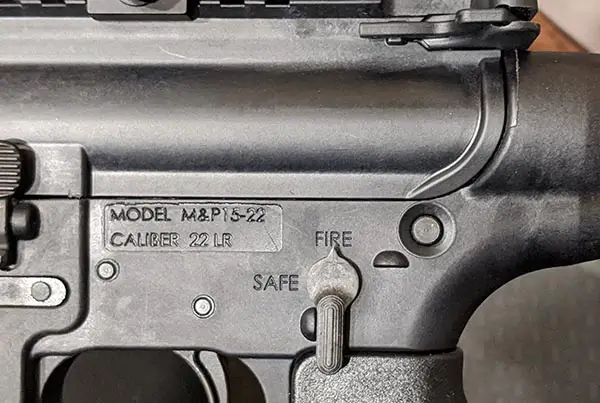 rifle selector switch to put weapon on safe or fire