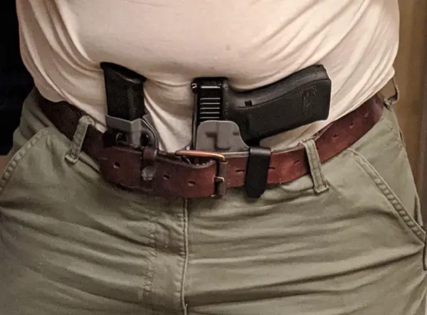 black arch appendix holster on belt line