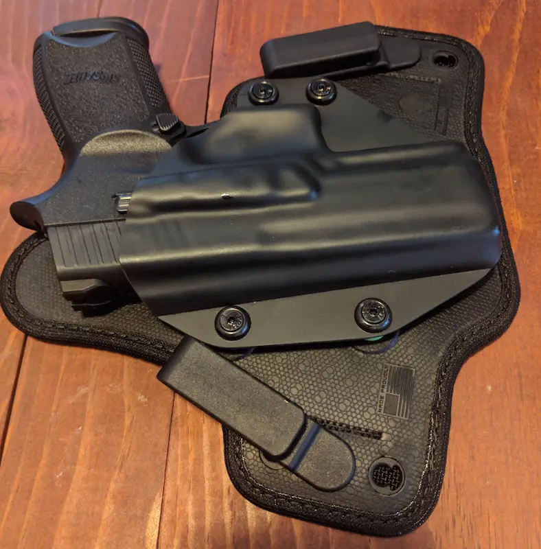 alien gear iwb holster with pistol