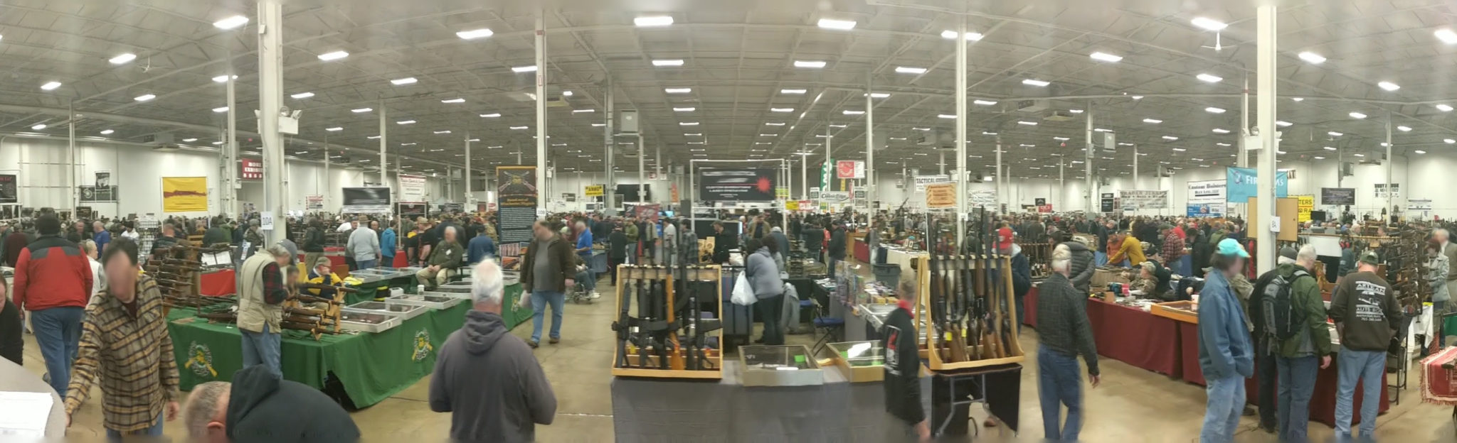 gun show panorama