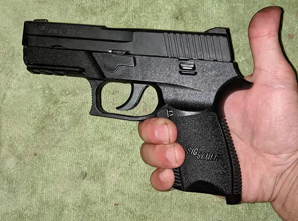 pistol grip sizing: compact without magazine