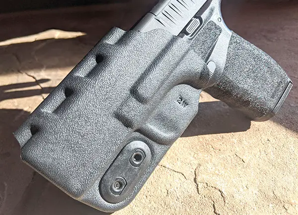 one of the best concealed carry holsters for hellcat pro